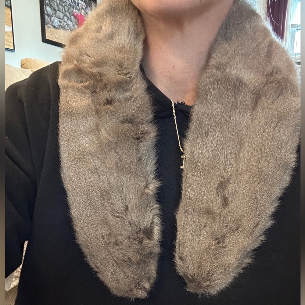 Elegant Gray Fur Scarf